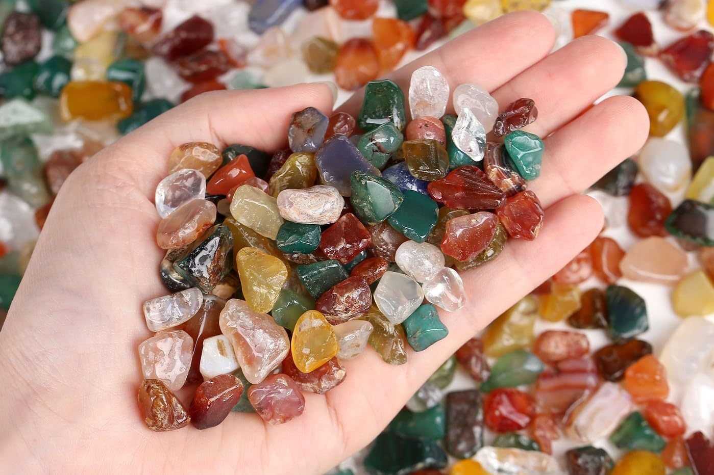 LAIDANLA Colorful Agate 1lb Crystal Polished Tumbled Stones Irregular Shaped Crystal Chips Bulk Natural Gemstone Aquarium Gravel Rocks Vase Filler Fish Tank Gravel Home Decoration