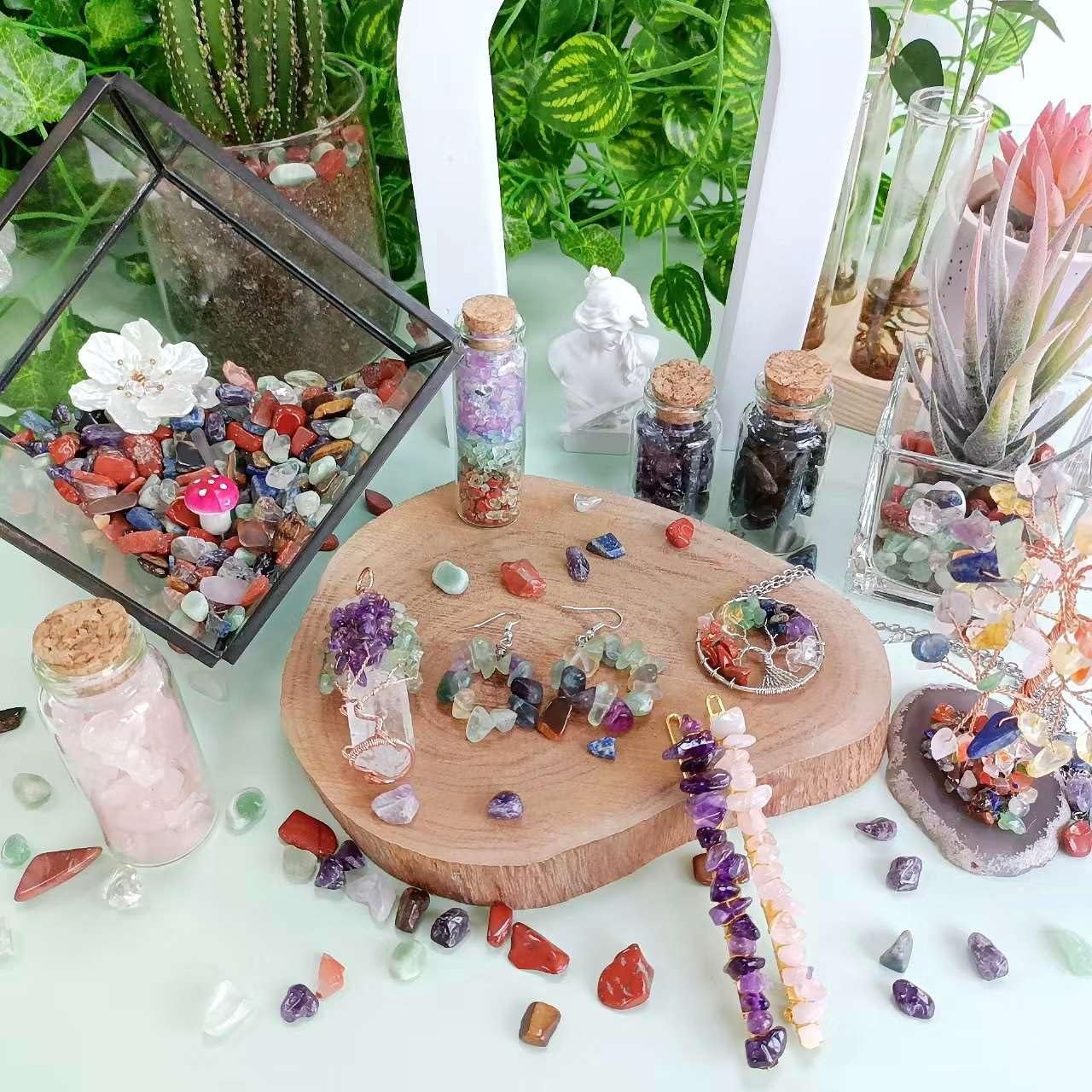 LAIDANLA Red Agate Crushed Stone Crystal Chips Bulk Natural Gemstones Healing Reiki Crystals Mini Quartz Vase Filler Aquarium Gravel 0.55lb