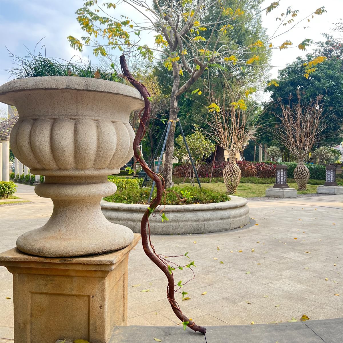 Bendable Artificial Tree Thick Trunk Twigs Cane Climbing Vine Branches 6Ft Faux Plant Garland with Leaves for Home Wedding Garden Wall Hanging Decoration 1PC